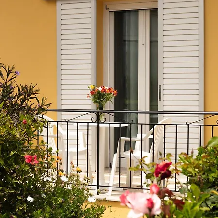 Kates Lägenhet Kávos